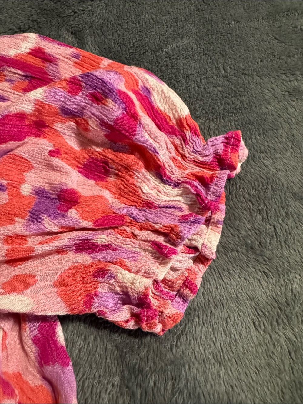 Easy Wear Womens L Pink Vibrant Abstract Print Smocked Detailing Puffed Sleeves - Picture 3 of 5